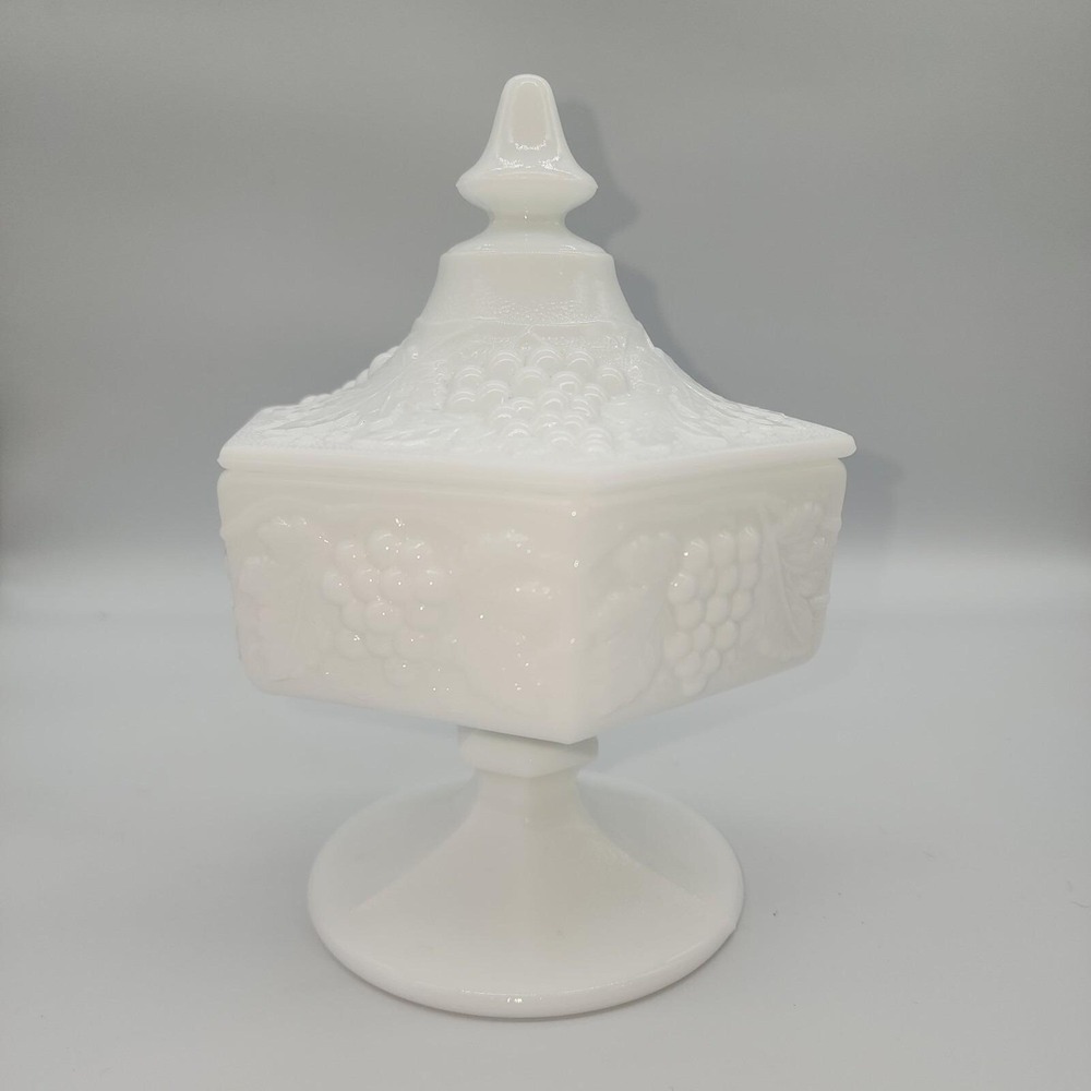 Vtg Indiana Glass Milk‎ Glass Covered Candy Dish Octagon Pedestal Harvest Grape